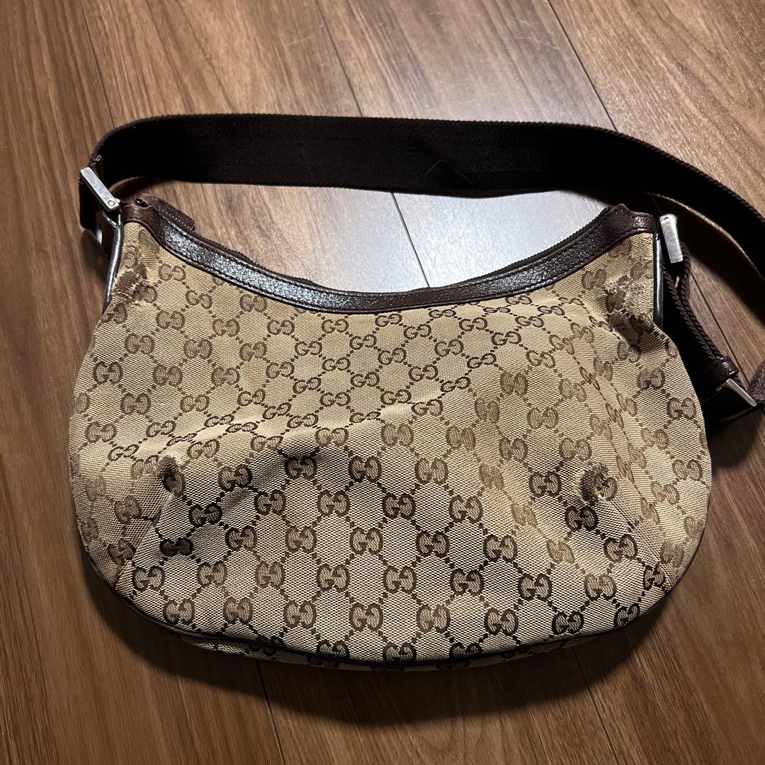 GUCCI ショルダーバッグGGキャンバス　ハーフムーン　茶色