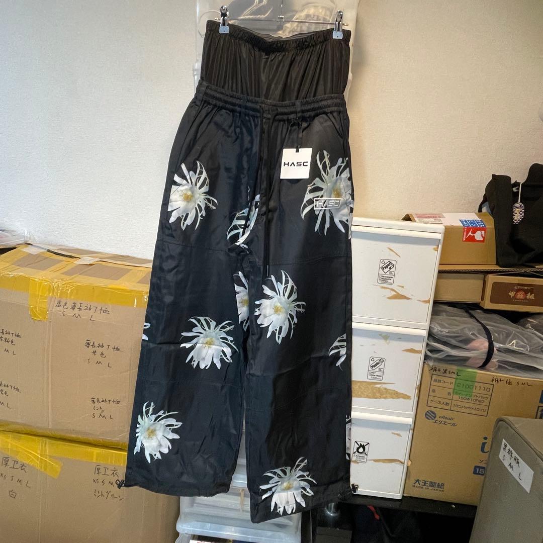 新品 花柄スキーウェア上下セットM男女兼用 スノボウェア