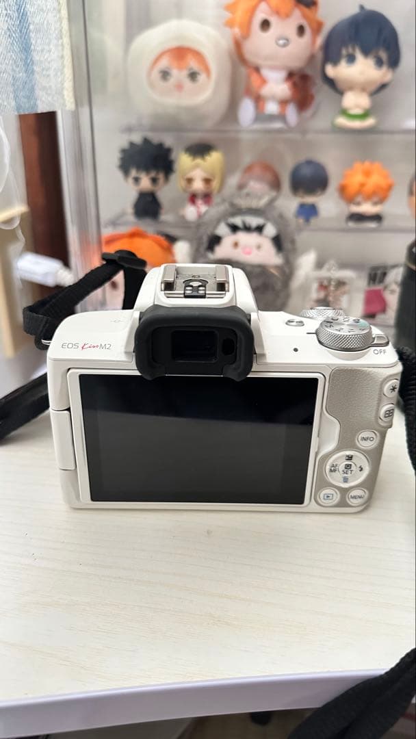 Canon EOS KissM2 ホワイト ミラーレスカメラ 本体とレンズ3個