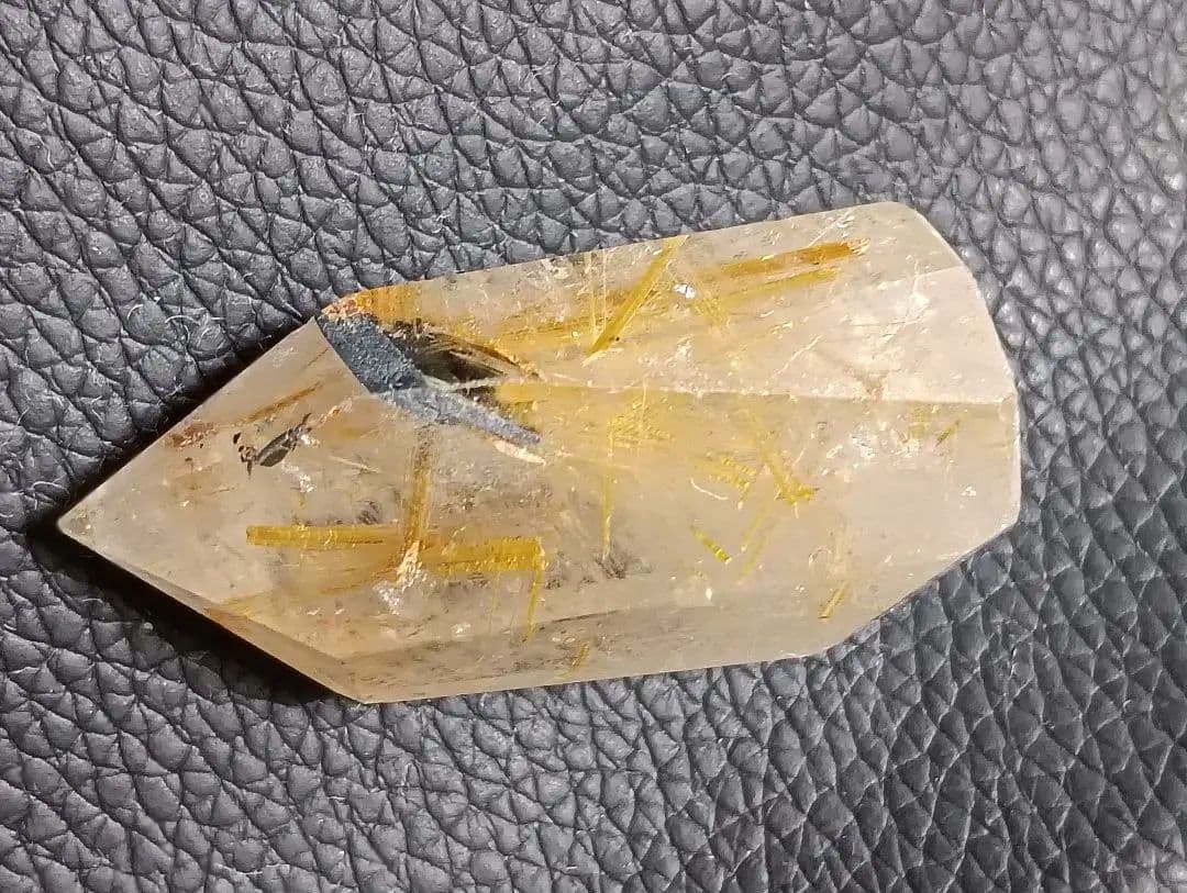 タイチンルチルクォーツ　ポイント