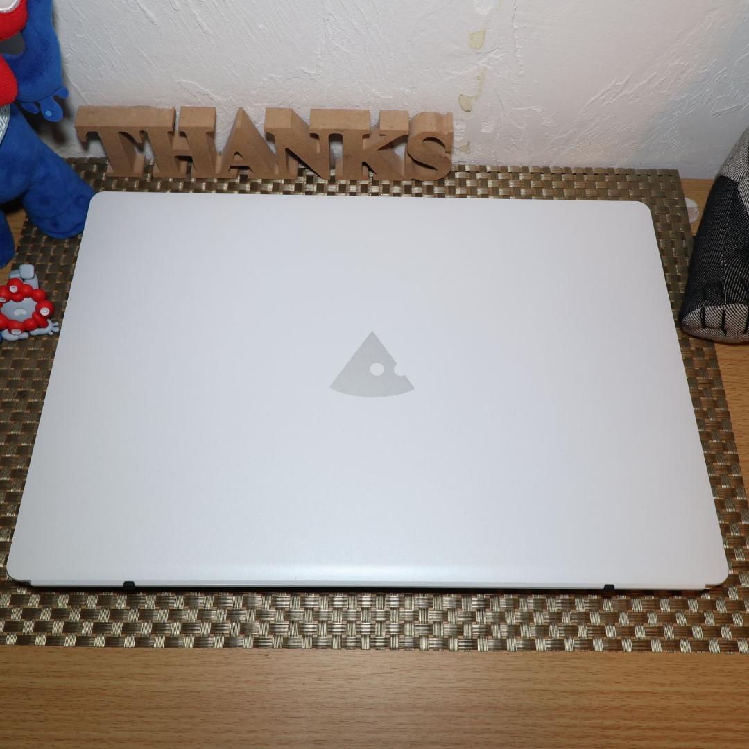 Win11公式対応8世代i7/メ8G/新品SSD480G/無線/カメラ/FHD