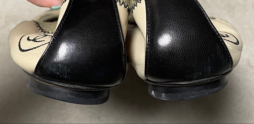 CHANEL アイボリー ブラック フラットシューズ　39/25cm