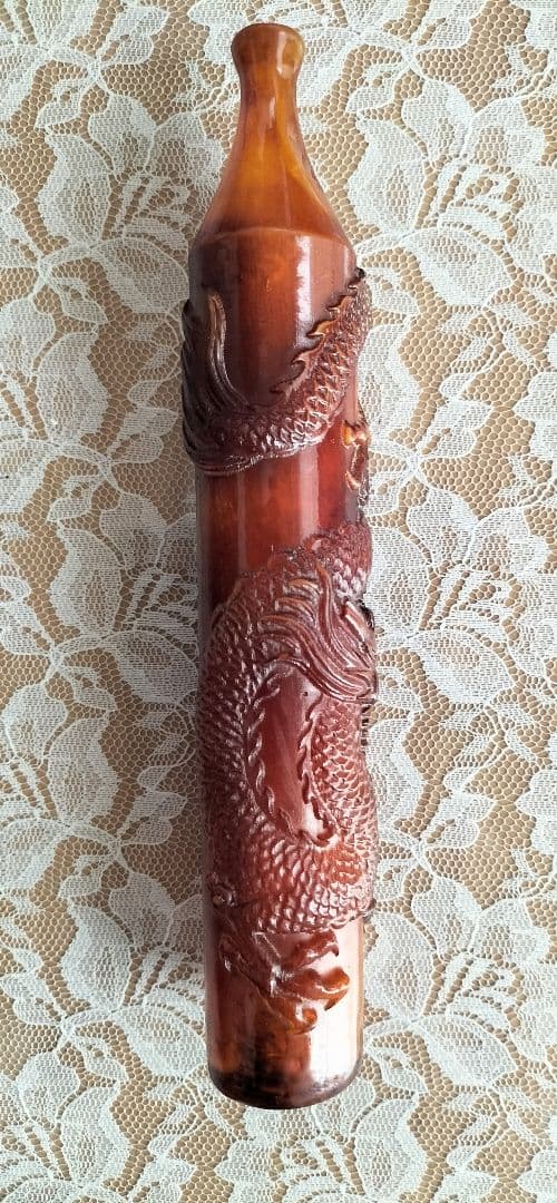 琥珀の装飾品