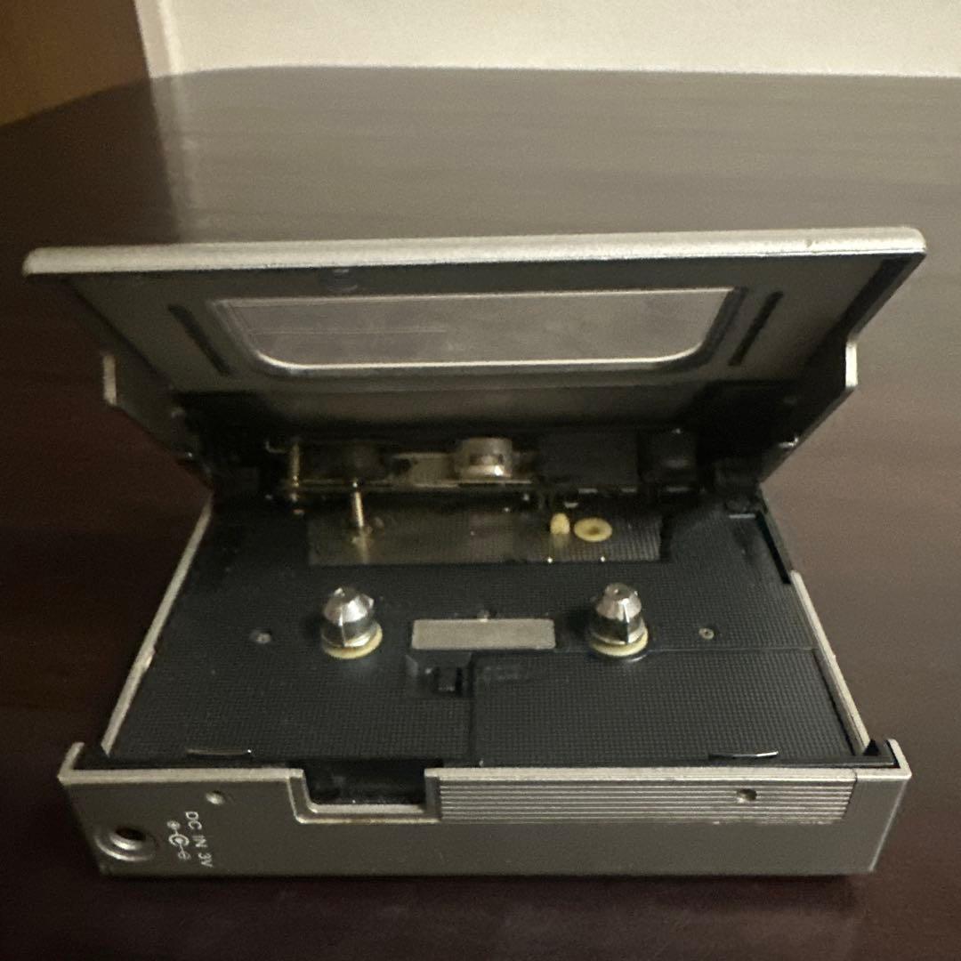 ジャンク　SONY カセットウォークマン WM-2 シルバー