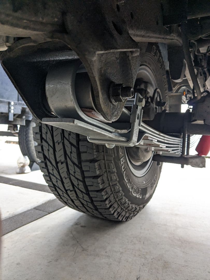 ランクル70 GRJ76 キープスラント 2インチアップ リーフスプリング