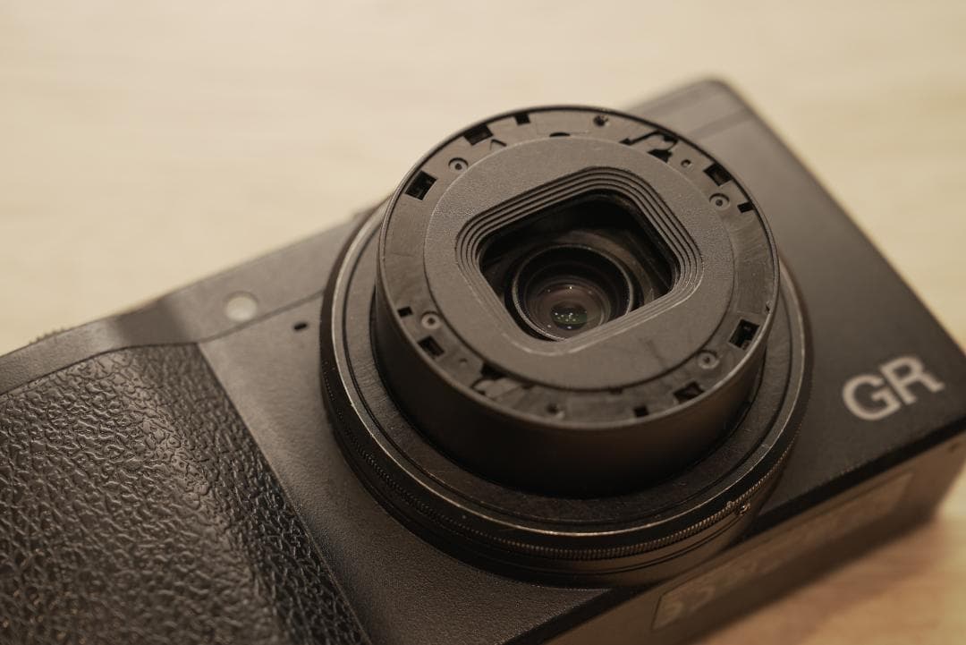 RICOH デジタルカメラ GR (APS-C) 初代モデル