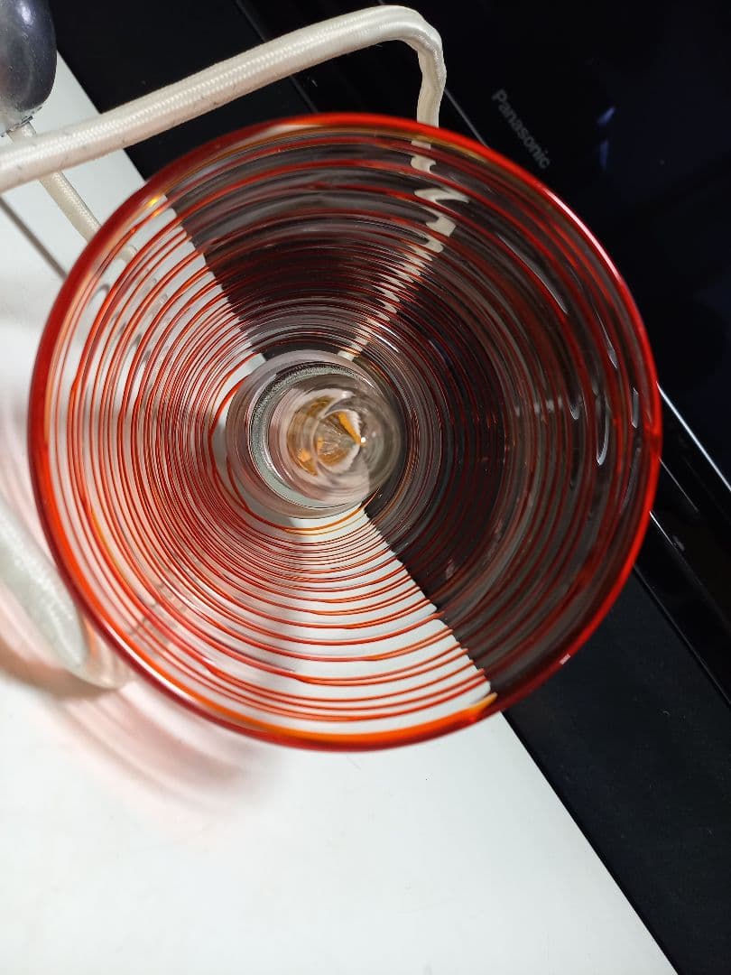 1980's　スペースエイジ　ヴィンテージ　螺旋模様　被せ硝子　吊り下げ　ランプ