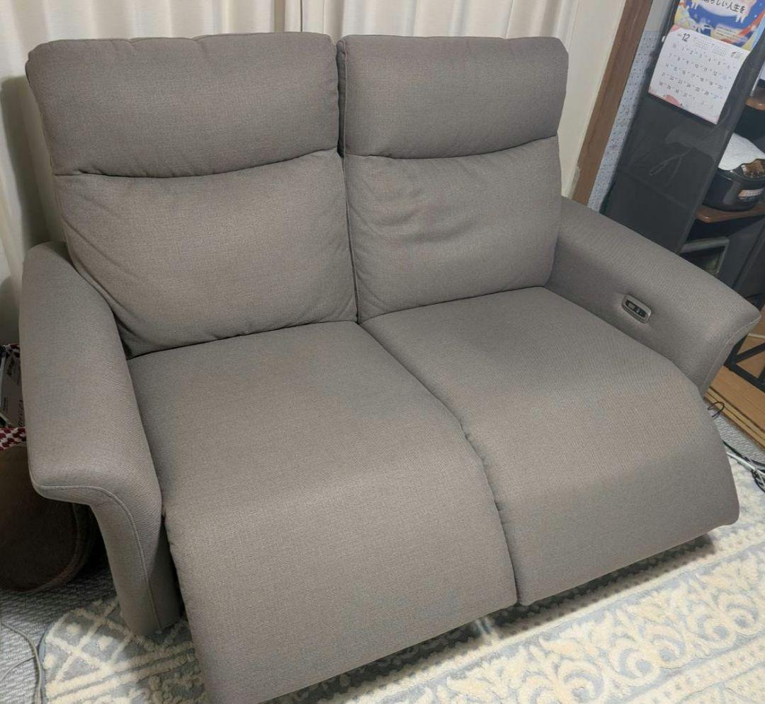 ヤマダオリジナル 電動リクライニングソファ　2人掛け ファブリックモカ色