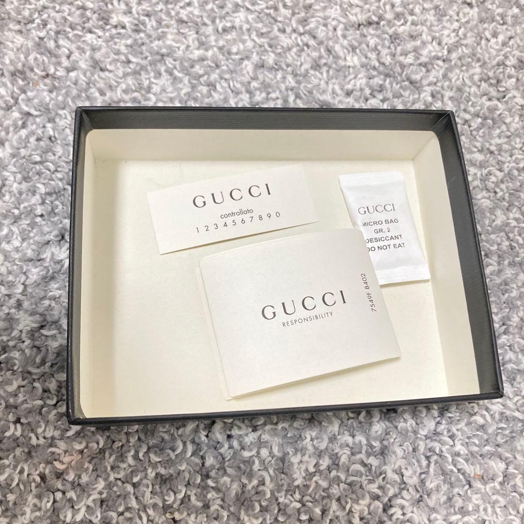 GC ロゴ ホワイトレザー 名刺入れ　箱付き GUCCI グッチ