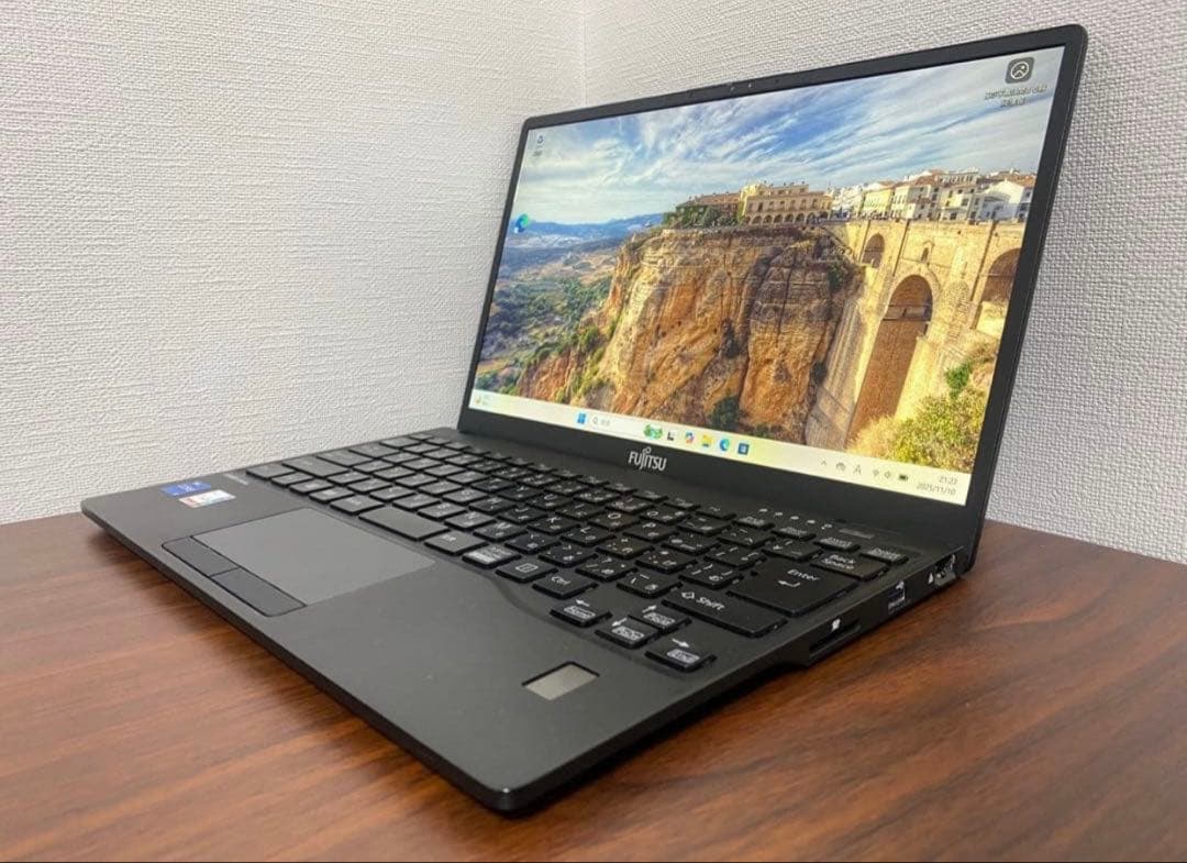 超軽量型 富士通 LIFEBOOK U9311 ノートパソコン　第11世代i5