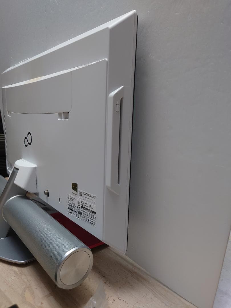 富士通デスクトップパソコン FMVF78LDW 初期化済み