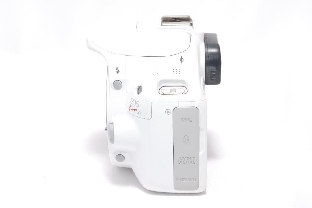 ⭐️希少なホワイト⭐️Canon Kiss X7 キャノン　デジタル一眼レフ