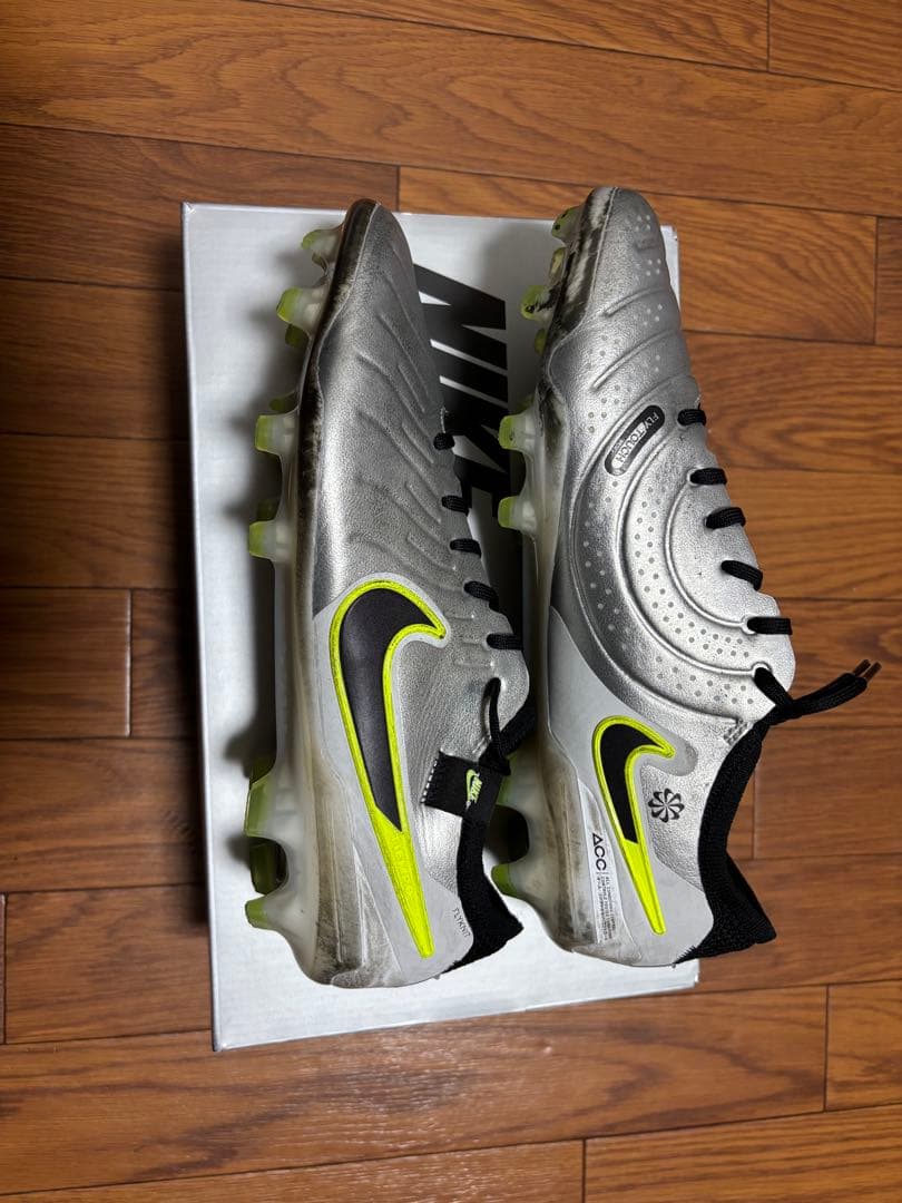 NIKEティエンポ27cm
