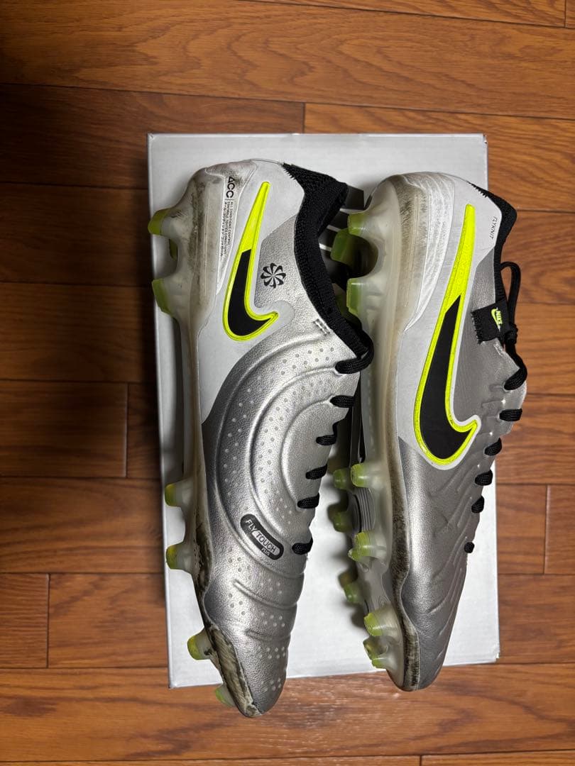 NIKEティエンポ27cm