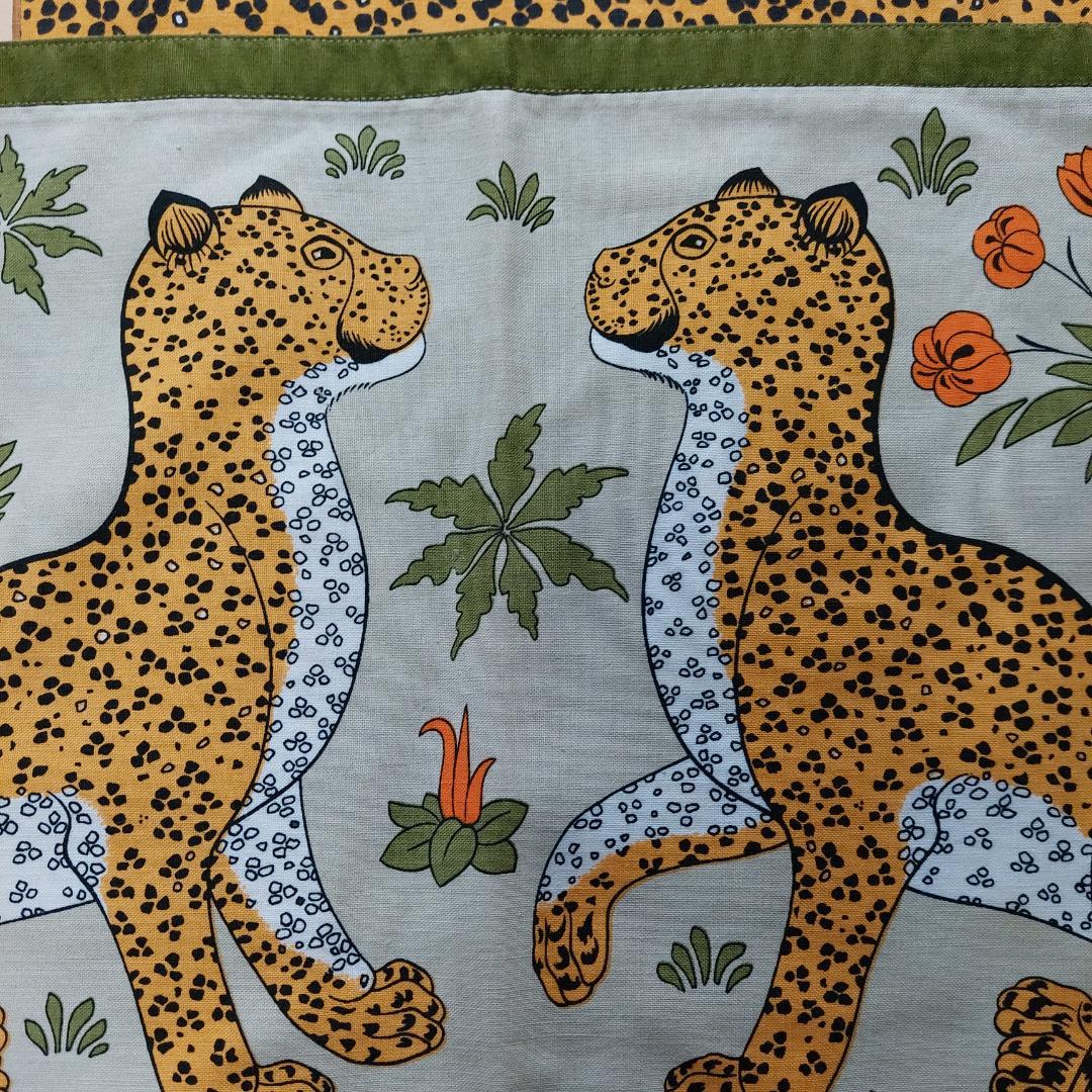 HERMÈS ヒョウ柄 ランチョンマットとナフキンの セット