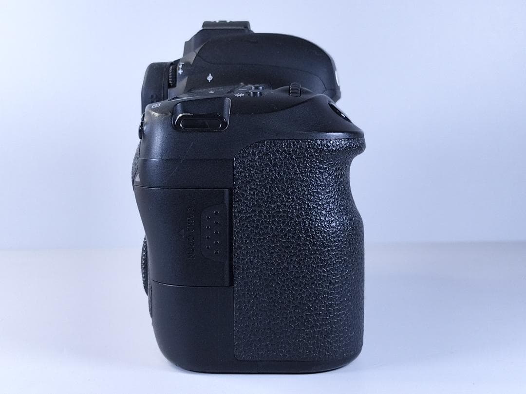 動作品 Canon EOS 6D mark II 本体 純正バッテリー2 充電器