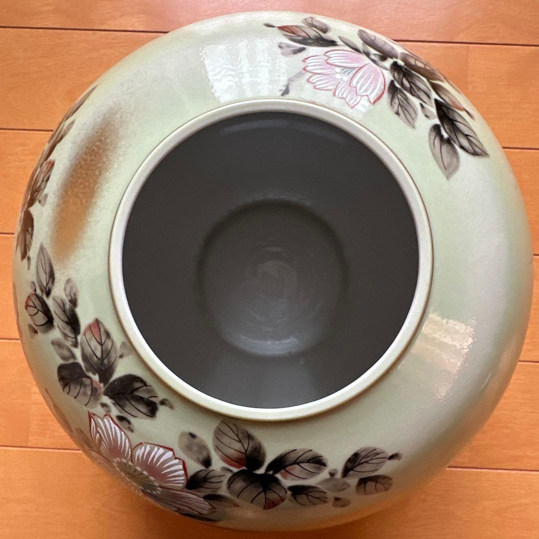 花柄の壺