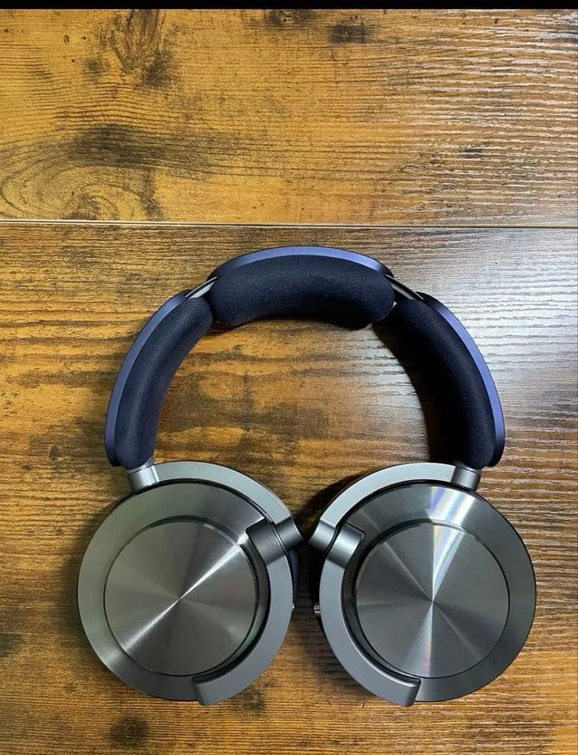 dyson ontrac ワイヤレスヘッドホン＋シルバーカラーのアウターキャップ
