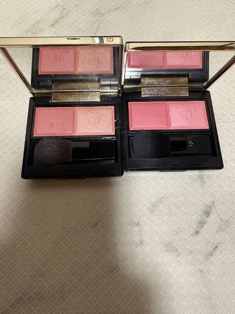 アイシャドウパレット3つとチークパレット2つセット