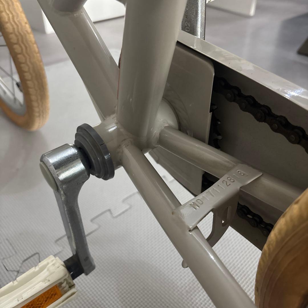 送料込み！little tokyobike 16インチ　補助輪有りスタンド付き