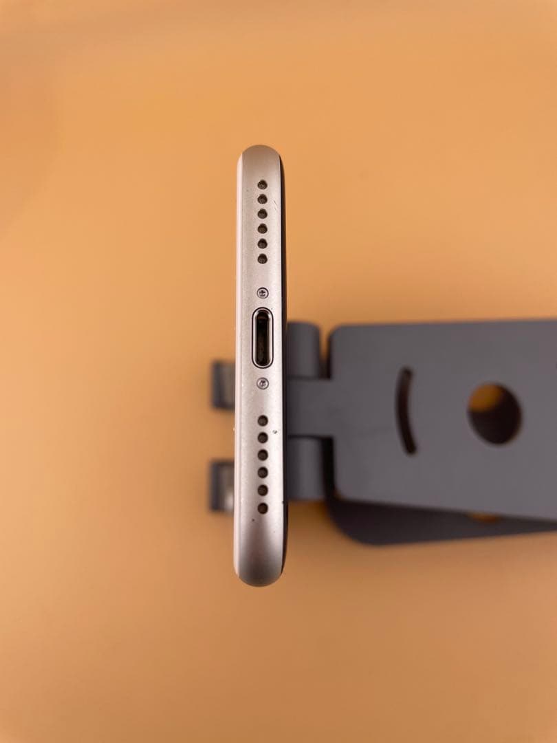 iPhone SE2 第2世代 64GB SIMフリー　バッテリー新品100％