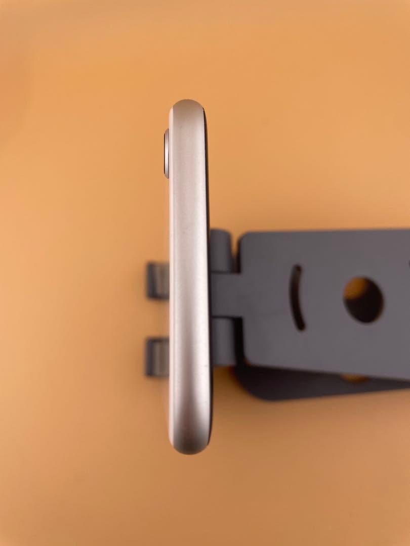 iPhone SE2 第2世代 64GB SIMフリー　バッテリー新品100％