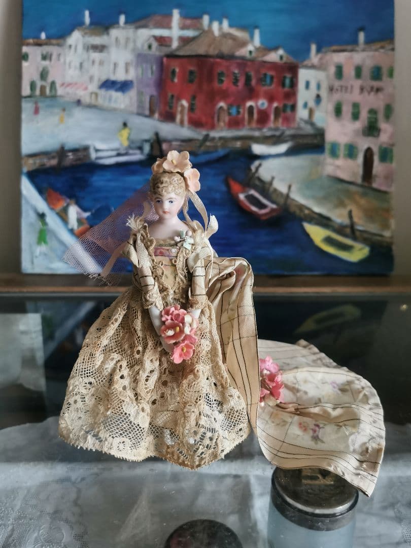 アンティークドイツ 美しい花嫁ミレットビスクドール 薔薇絹ほぐし織りレースドレス