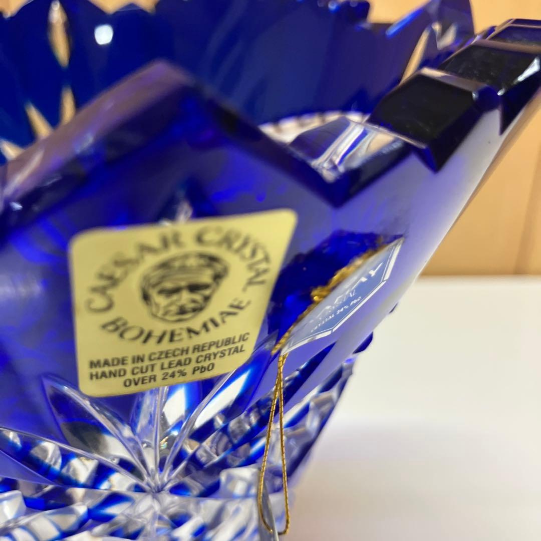 ESV034 【未使用】KAMAYチェコ製ボヘミアグラス、青被せハンドカット花瓶