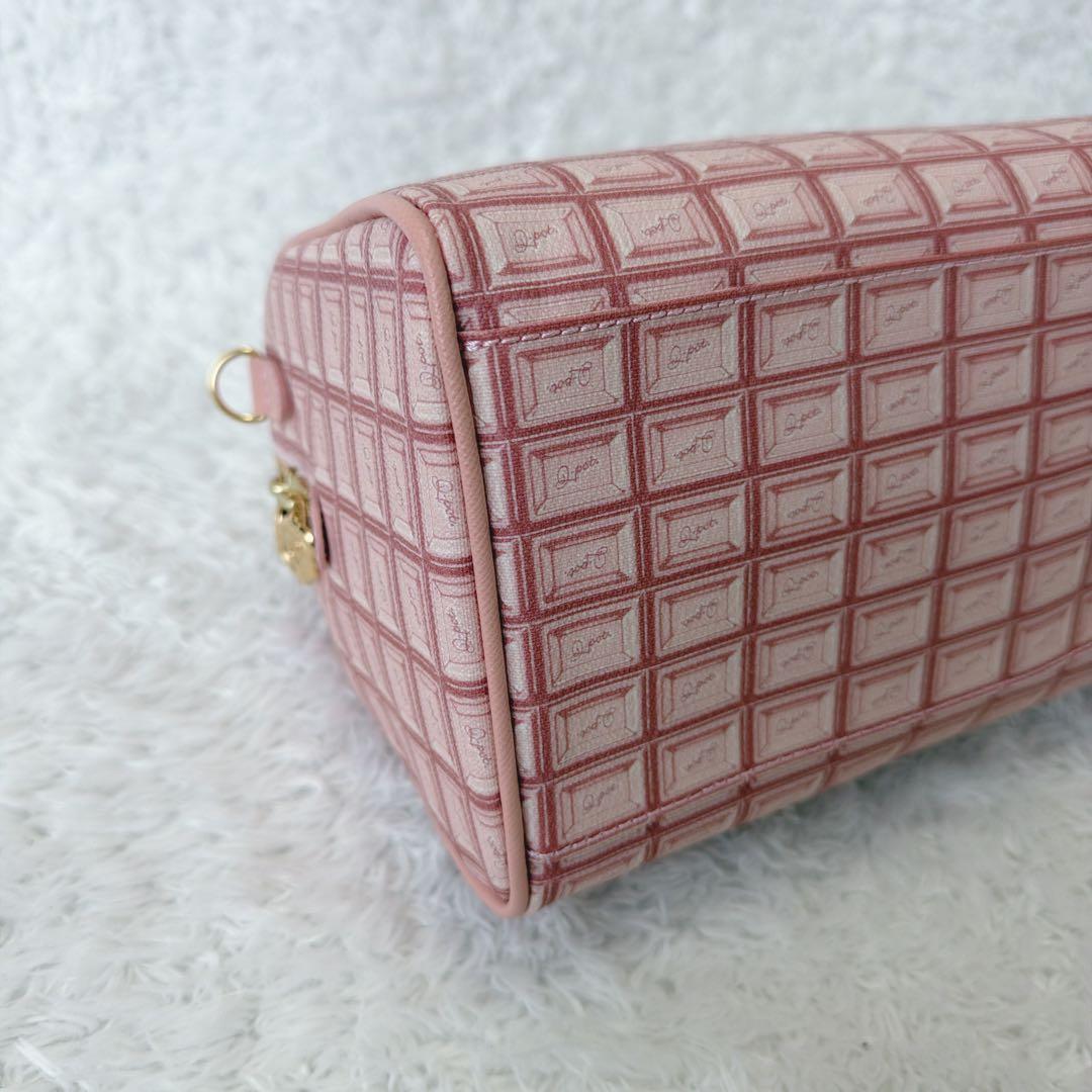 ねこ様 新品 Q-pot. ストロベリーチョコレート ミニ ボストンバッグ