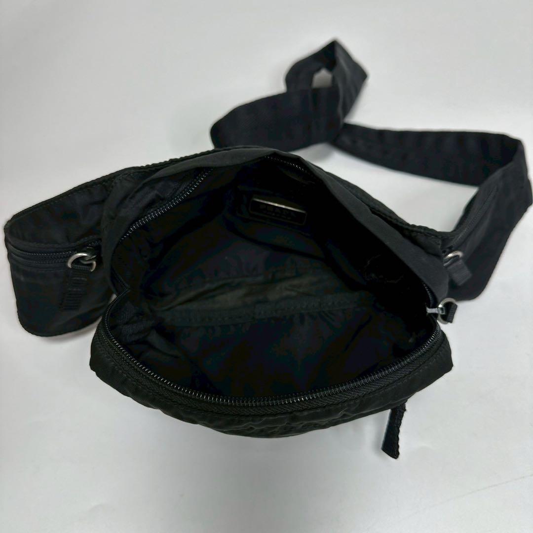 t50【美品】プラダ　三角ロゴ　ナイロン　ブラック　ウエストポーチ　ショルダー.