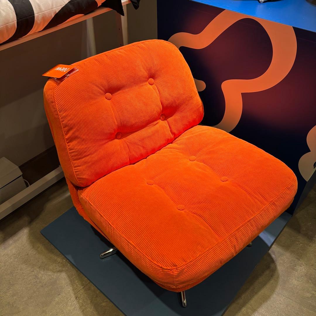 【『新品□未開封』】ディヴリンゲ IKEA 回転パーソナルチェア オレンジ