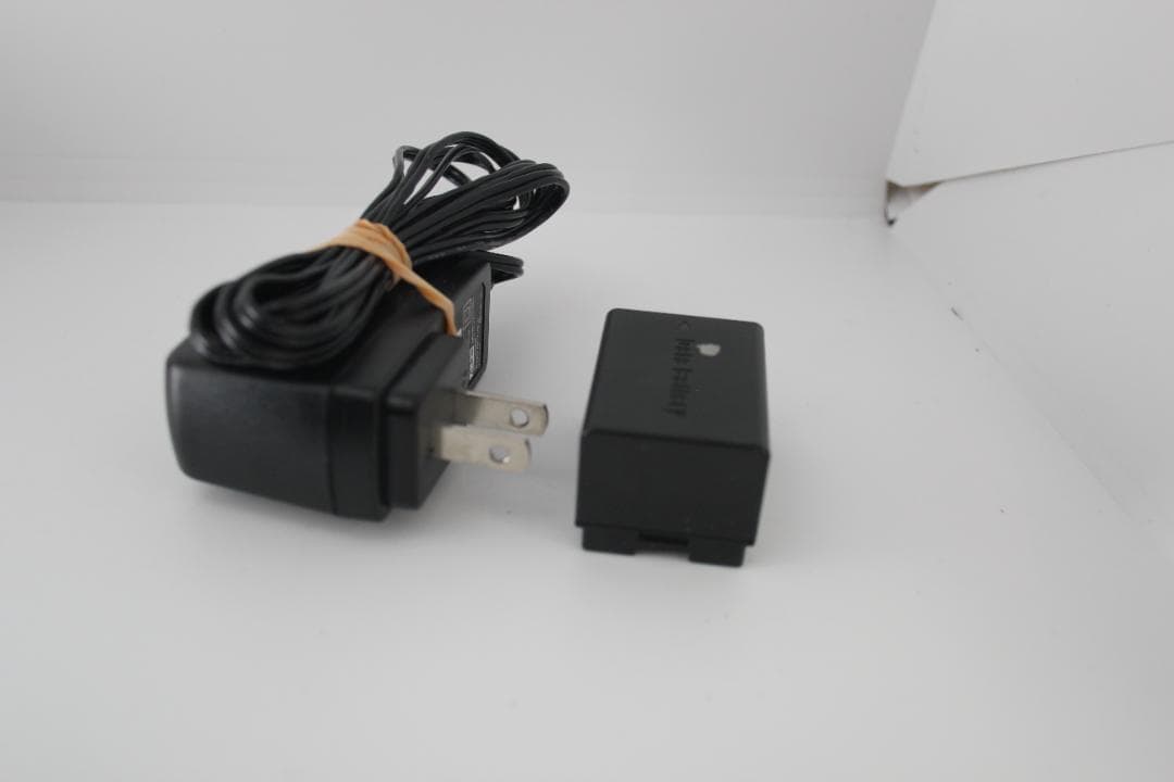 動作OK （極美品）JVC GZ-HM199-R ビデオカメラ　赤　RED