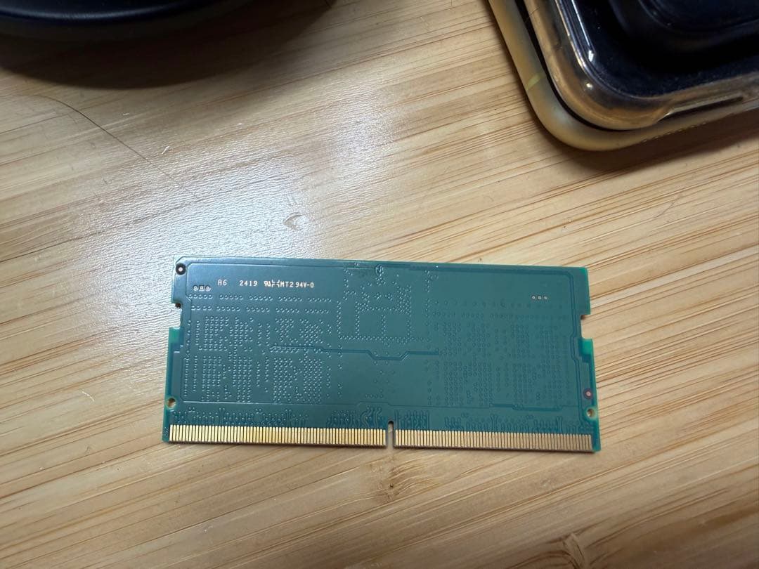 Samsung 8GB DDR5 SO-DIMM メモリー