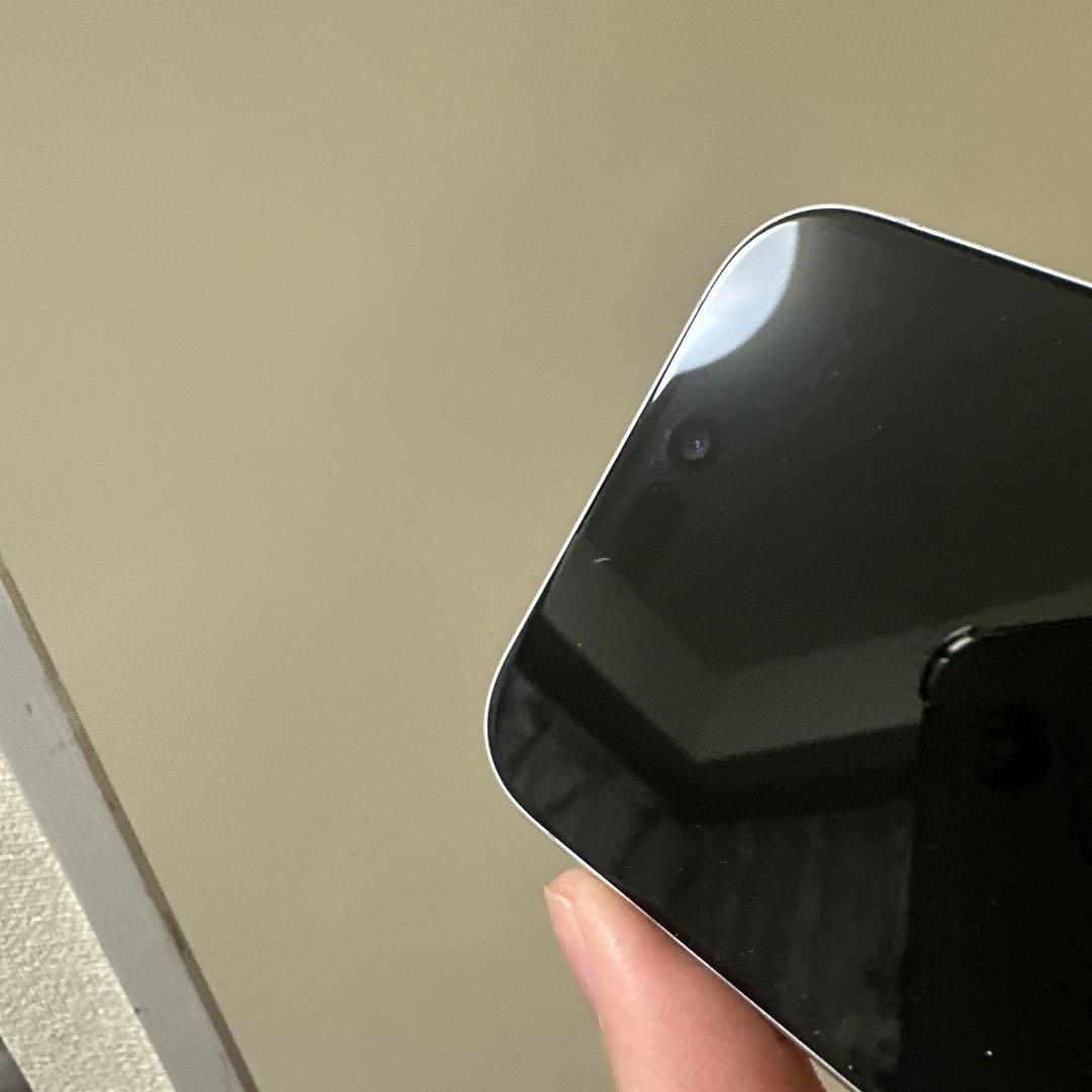 美品iPhone16 128GB SIMフリー ホワイト