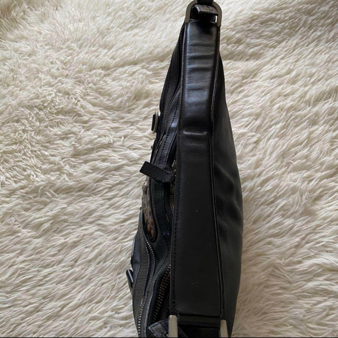 ヴェルサーチ ホーボー ショルダーバック メデューサ レザー スタッズ 黒