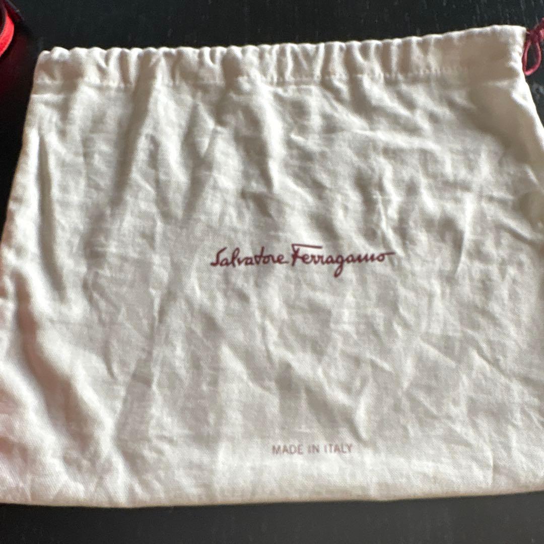 フェラガモ　ミニ　バッグ　2way レッド