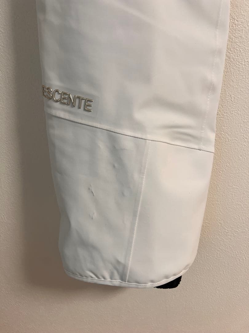 DESCENTE スキーウェア 上下女性用 ホワイト/ブラック/レッド　1回着用