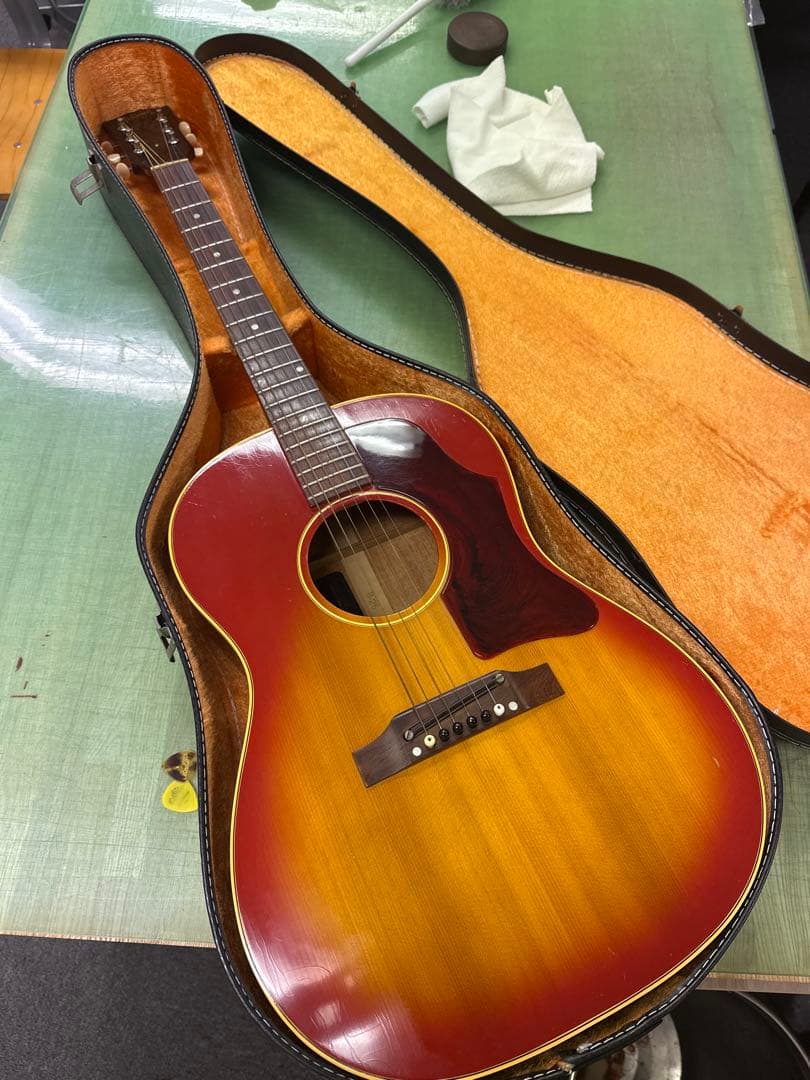 1967年製Gibson B-25チェリーサンバースト オリジナルハードケース付