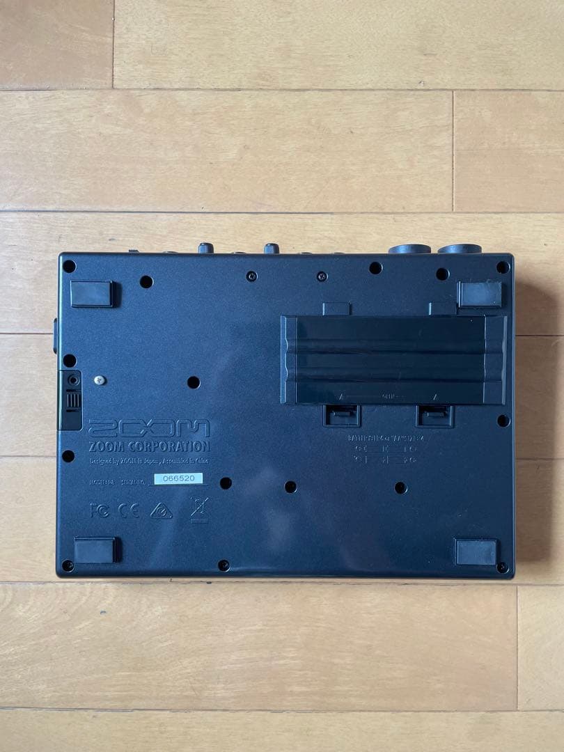 Zoom R8 マルチトラックレコーダー