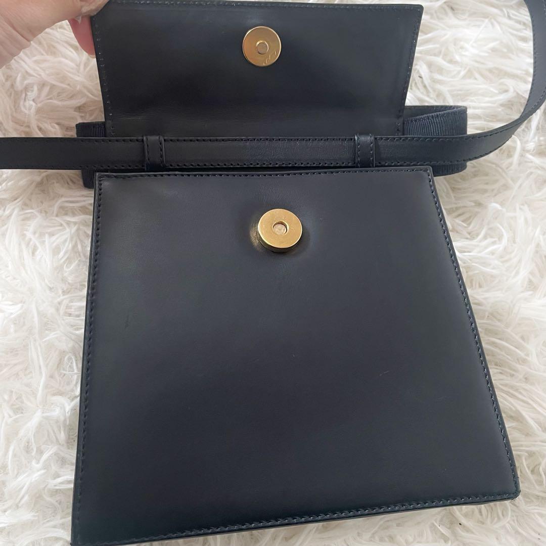 Salvatore Ferragamo ヴァラリボン 2way ショルダーバッグ