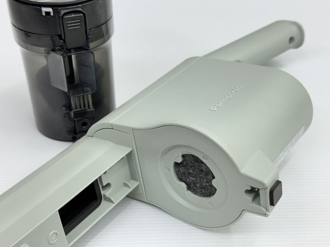 27分　純正バッテリー付き　Panasonic 掃除機　MC-SB33J 本体