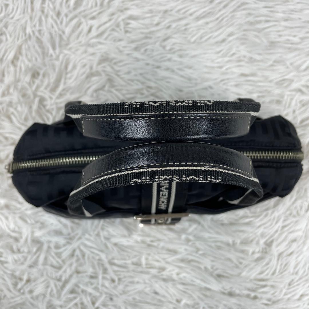 GIVENCHY 総柄4Gロゴ　ハンドバッグ　肩掛け　ベルトバックル