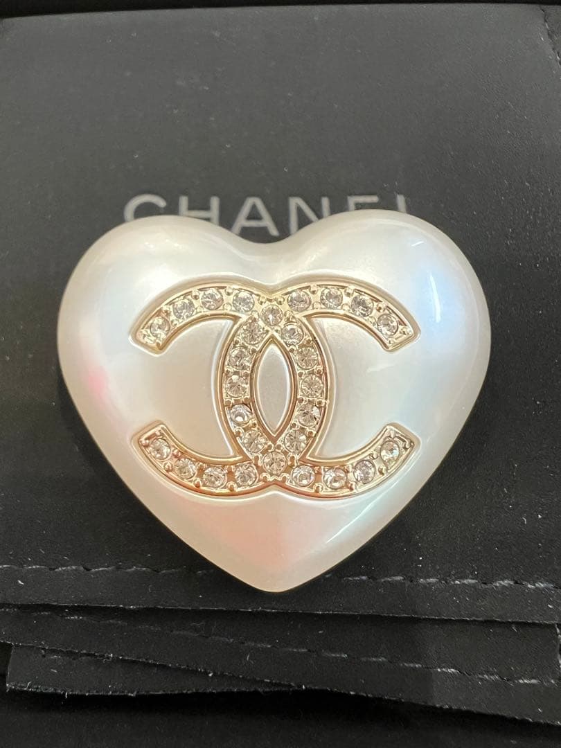 CHANEL シャネル　ブローチ　ハート　パール