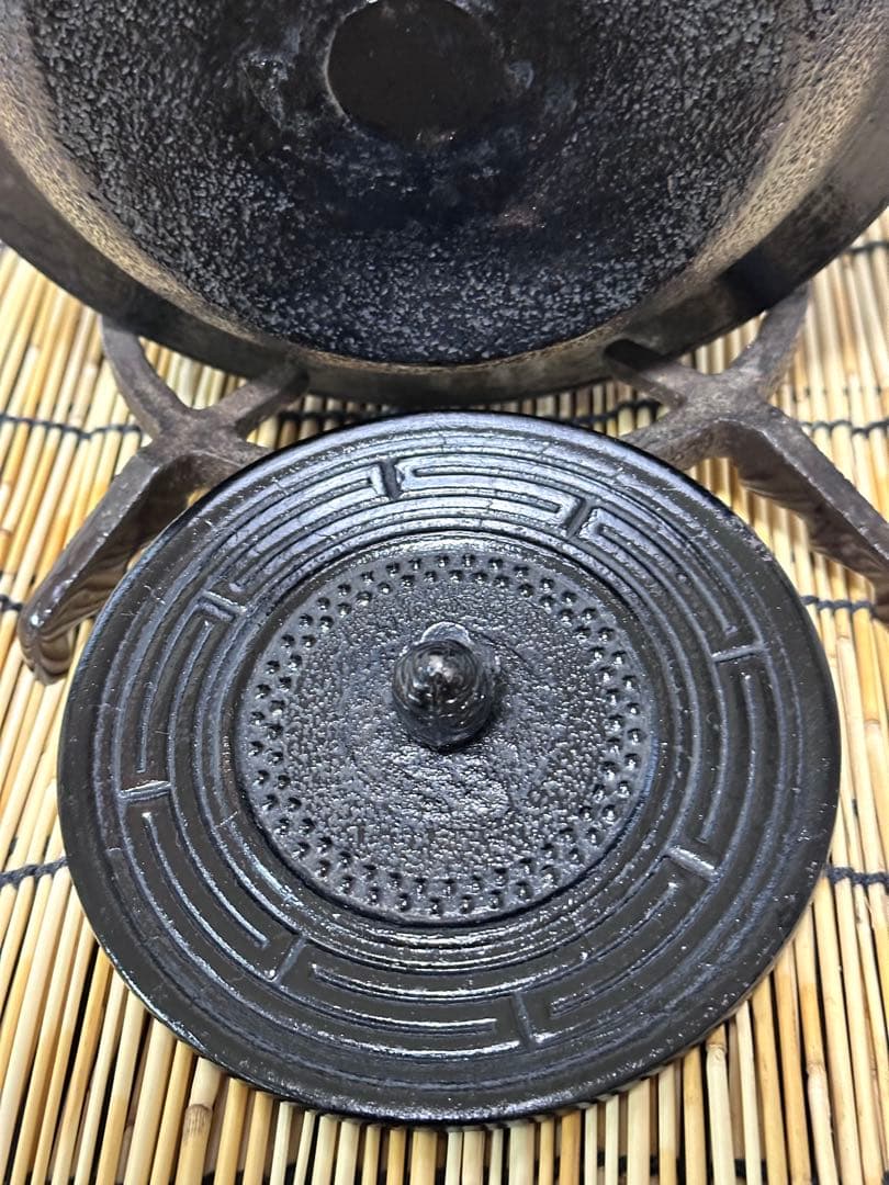 未使用品、供箱、栞、タグ付　南部天正堂作２０型コシキアラレ　南部鉄瓶　南部鉄器