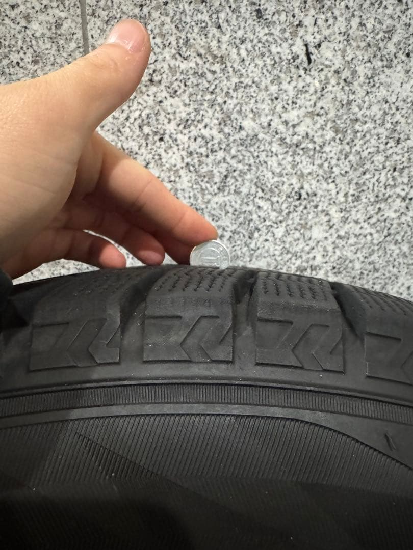 ダンロップ　ウィンターマックス　215/60R16