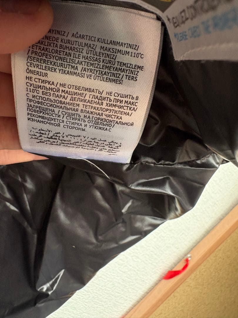 MONCLER ブラック マヤダウンジャケット フード付き