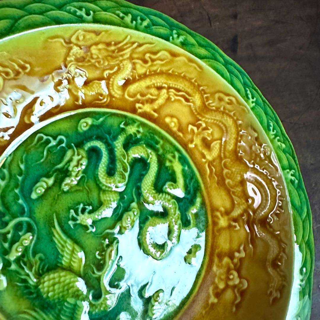 中国古美術　明時代　素三彩　龍図鳳凰図　飾皿　縁起　古玩　骨董　古美術品