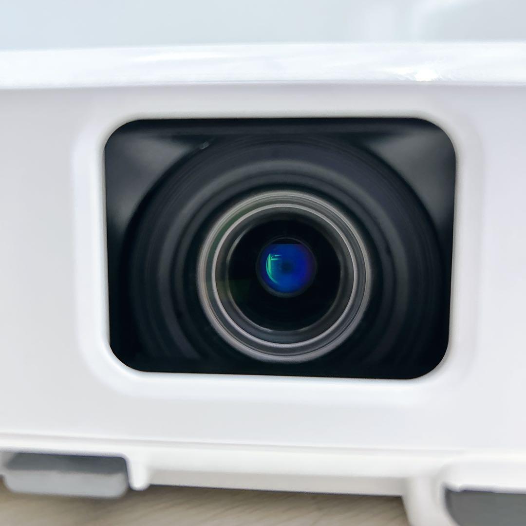 EPSON EB-E01 プロジェクター本体　美品　付属品あり