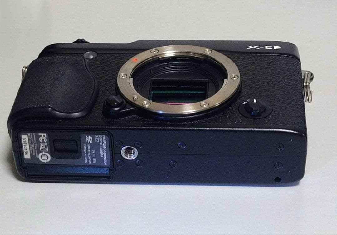 【美品】FUJIFILM X-E2 ボディ 撮影枚数1,000未満 おまけ付き
