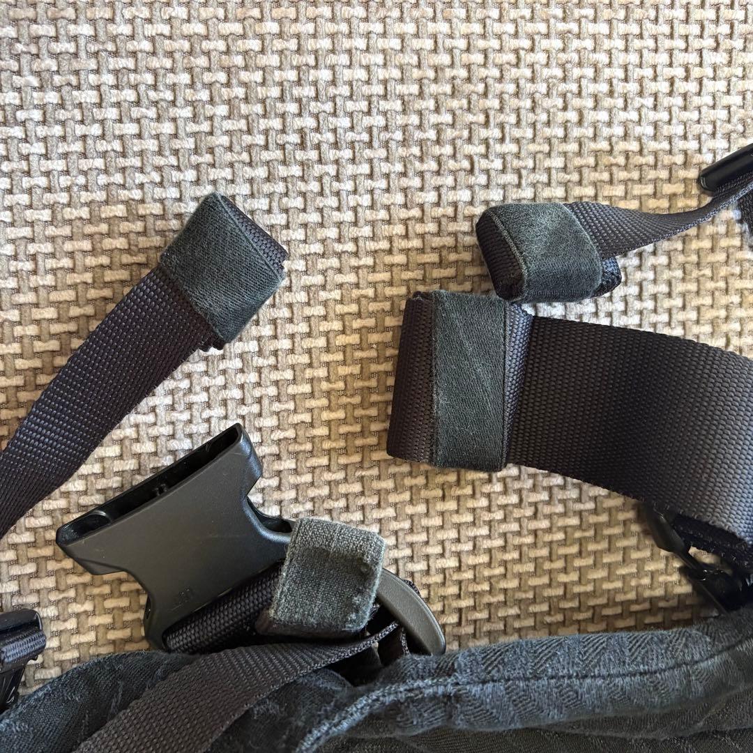 抱っこ紐 黒／artipoppe アーティポッペ